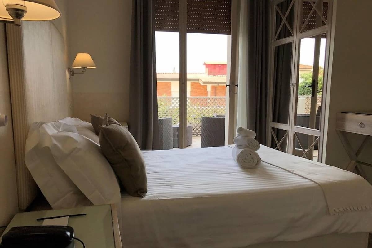 Single Room, Balcony | Desk, WiFi (free)