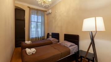Standard Twin Room | Soundproofing, iron/ironing board, free WiFi, bed sheets