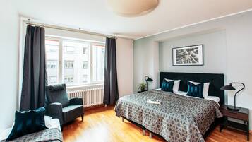 Apartment, 2 Bedrooms, Sauna | 2 bedrooms, individually decorated, individually furnished, desk
