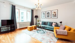 Leilighet, 3 soverom, kjøkken | Oppholdsrom | Flatskjerm-TV