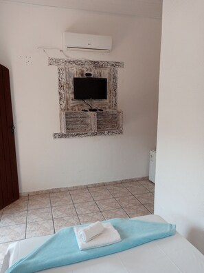 Quarto casal | Frigobar, quartos à prova de som, ferros/tábuas de passar roupa
