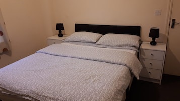 Double Room | Iron/ironing board, free WiFi, bed sheets