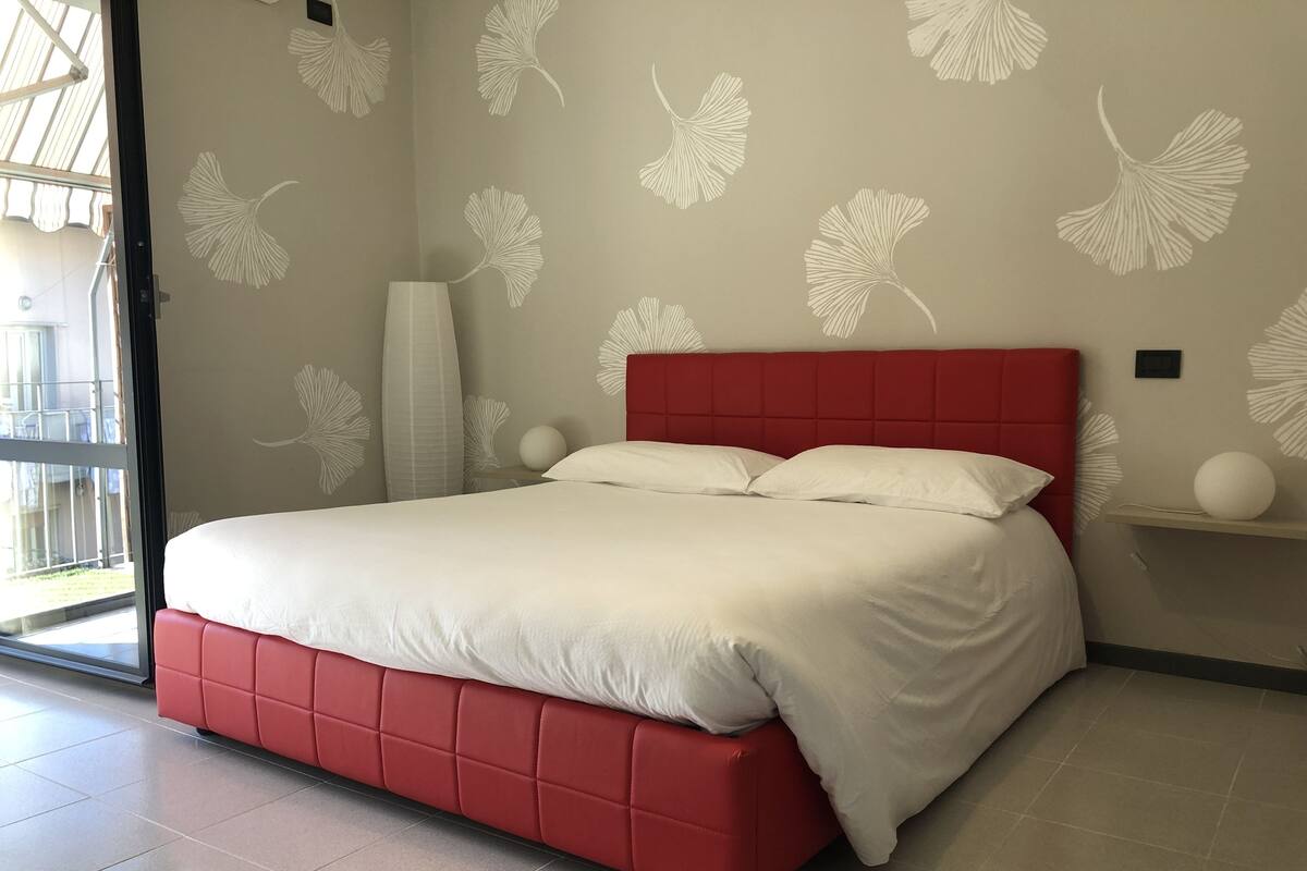 Hypo-allergenic bedding, individually decorated, individually furnished