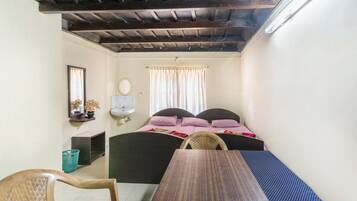 Classic House, 4 Bedrooms | 4 bedrooms, desk, rollaway beds