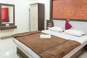 Quarto conforto, 1 cama de casal | Escrivaninha, camas extras/dobráveis (sobretaxa)