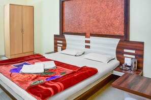 Quarto conforto, 1 cama de casal | Escrivaninha, camas extras/dobráveis (sobretaxa)