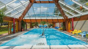 Indoor pool, pool loungers