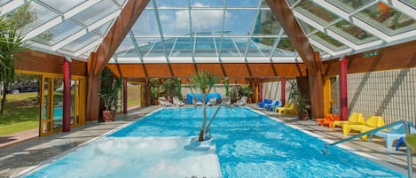 Innenpool, Liegestühle