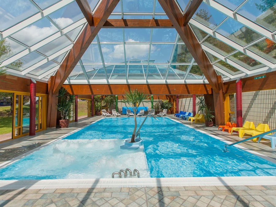 Piscine intérieure
