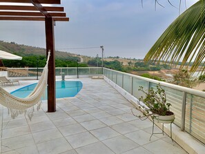 House | Pemandangan tasik