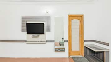 Deluxe Quadruple Room, 1 Double Bed | Room amenity