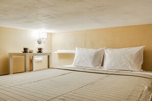 Superior Duplex (Studio 1) | Individually decorated, iron/ironing board, free WiFi, bed sheets - Sokroma Gorod Masterov Aparts (St. Petersburg)