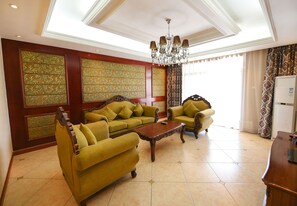 1 bedroom, in-room safe, iron/ironing board, free WiFi
