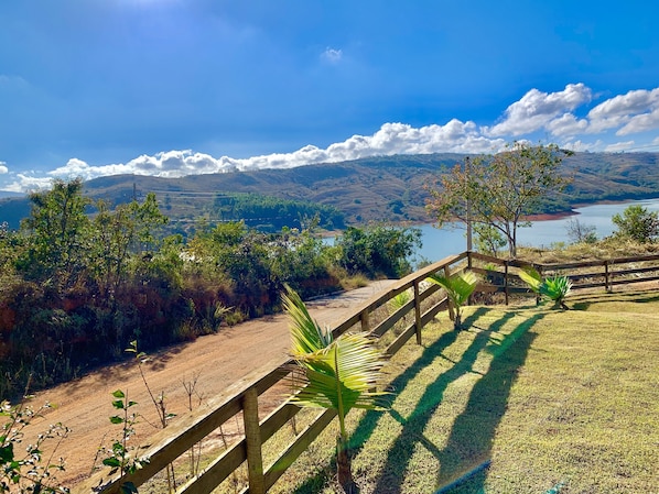 Pemandangan tasik