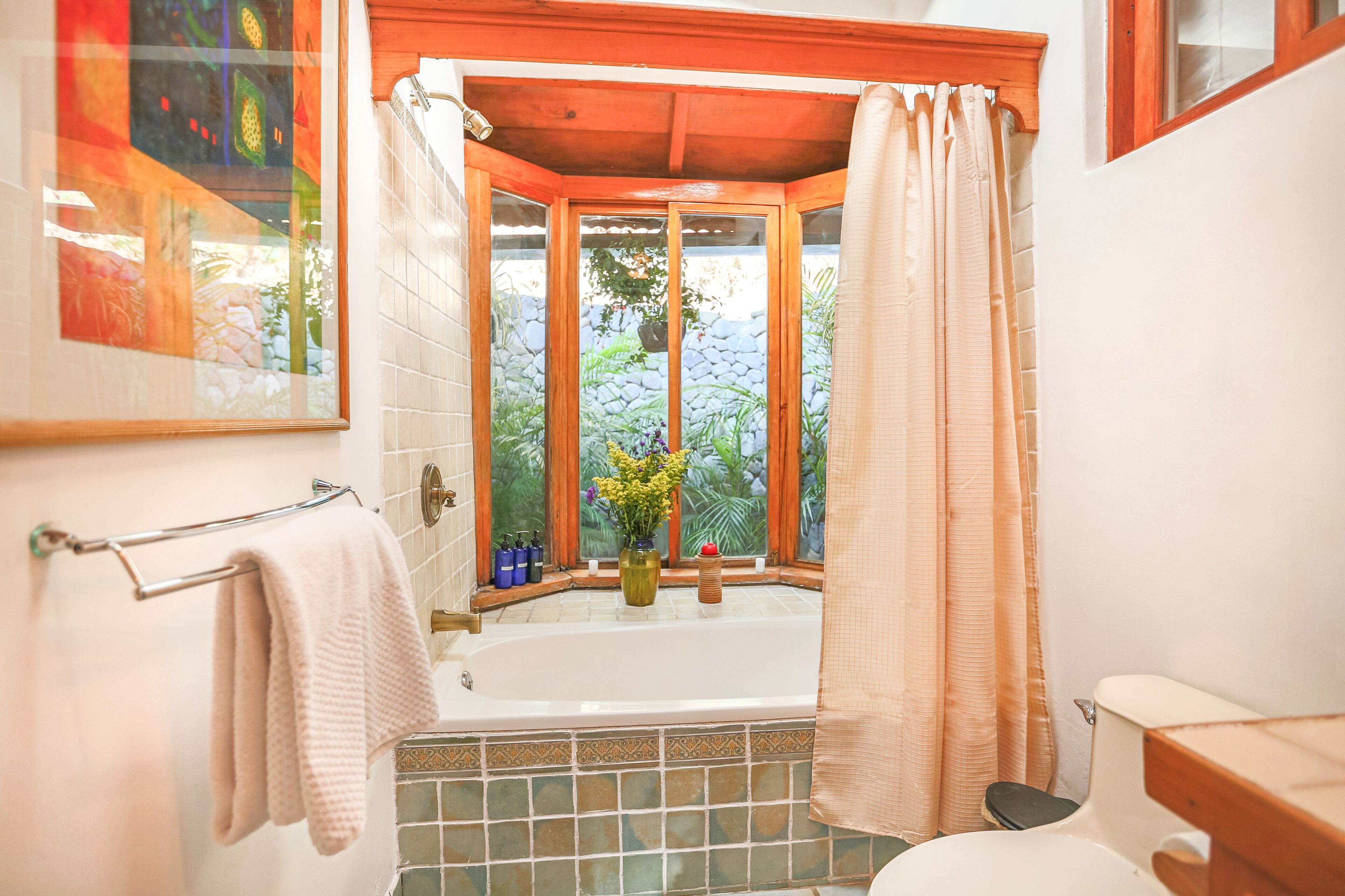 Free toiletries, hair dryer, bathrobes, towels