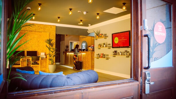 Property entrance - Sleep Eat Love - Hostel (Liverpool)