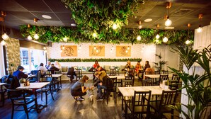 Restaurant - Sleep Eat Love - Hostel (Liverpool)