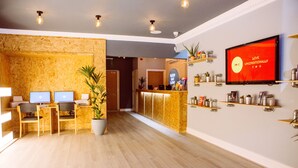 Reception - Sleep Eat Love - Hostel (Liverpool)