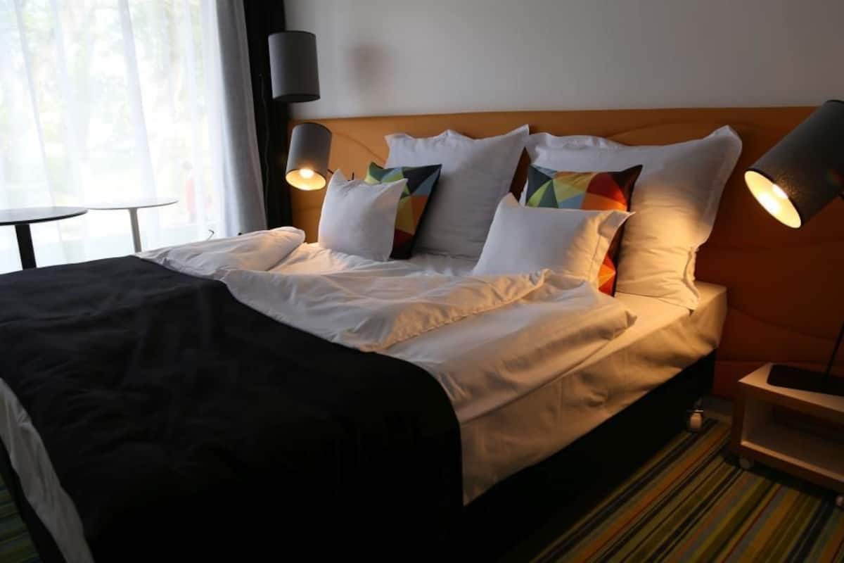 Standaard kamer, 1 twee- of 2 eenpersoonsbedden, balkon | 1 slaapkamer, een bureau, geluiddichte muren