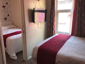 Soundproofing, iron/ironing board, bed sheets - Chilton Hotel (Blackpool)