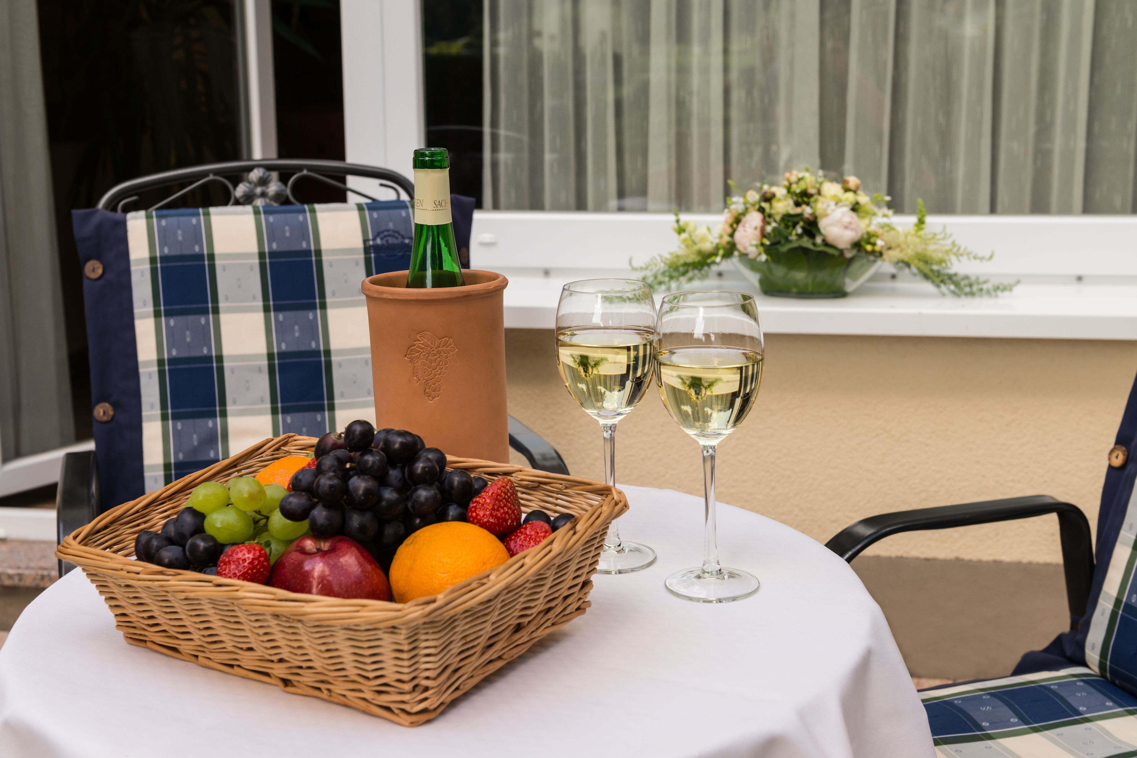 triple room, multiple beds | balcony
