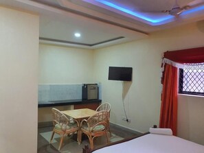 Se sirven desayunos, almuerzos y cenas; cocina local e internacional