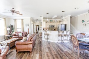 Casa, varias camas (Caribbean Sun) | Sala de estar