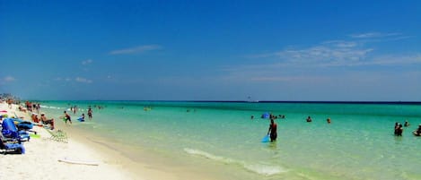 Casa, varias camas (Pipers Penny) | Vista a la playa o el mar