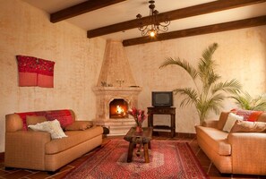 Comfort Villa, Multiple Beds, Poolside | Living room