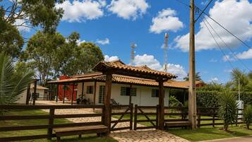 Fachada da propriedade
