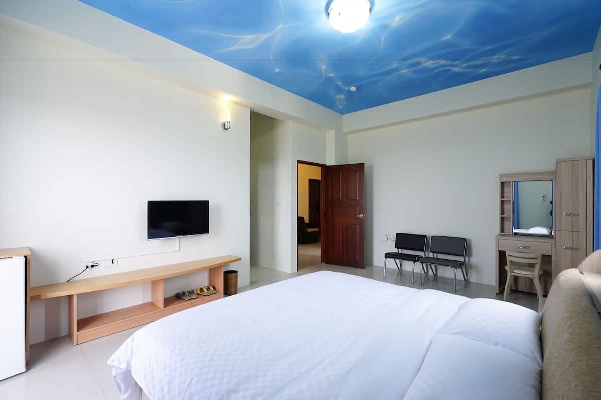Habitación doble clásica | Escritorio, wifi gratis y ropa de cama