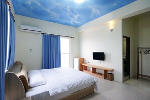 Classic Double Room | Desk, free WiFi, bed sheets - Penghu Sun House (Magong)