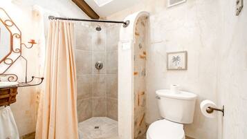 Comfort Villa, Multiple Beds, Poolside | Bathroom