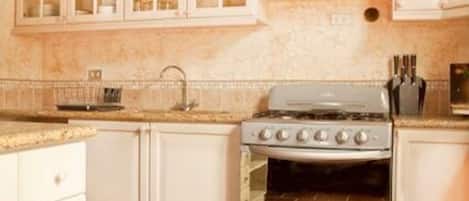 Comfort Villa, Multiple Beds, Poolside | Private kitchen | Fridge, microwave, oven, stovetop