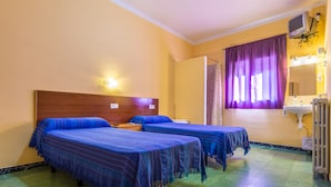 ห้องทวิน, ห้องน้ำรวม | โต๊ะทำงาน, เตียงเสริม/เปล, Wi-Fi ฟรี, ตกแต่งพิเศษโดยเฉพาะ
