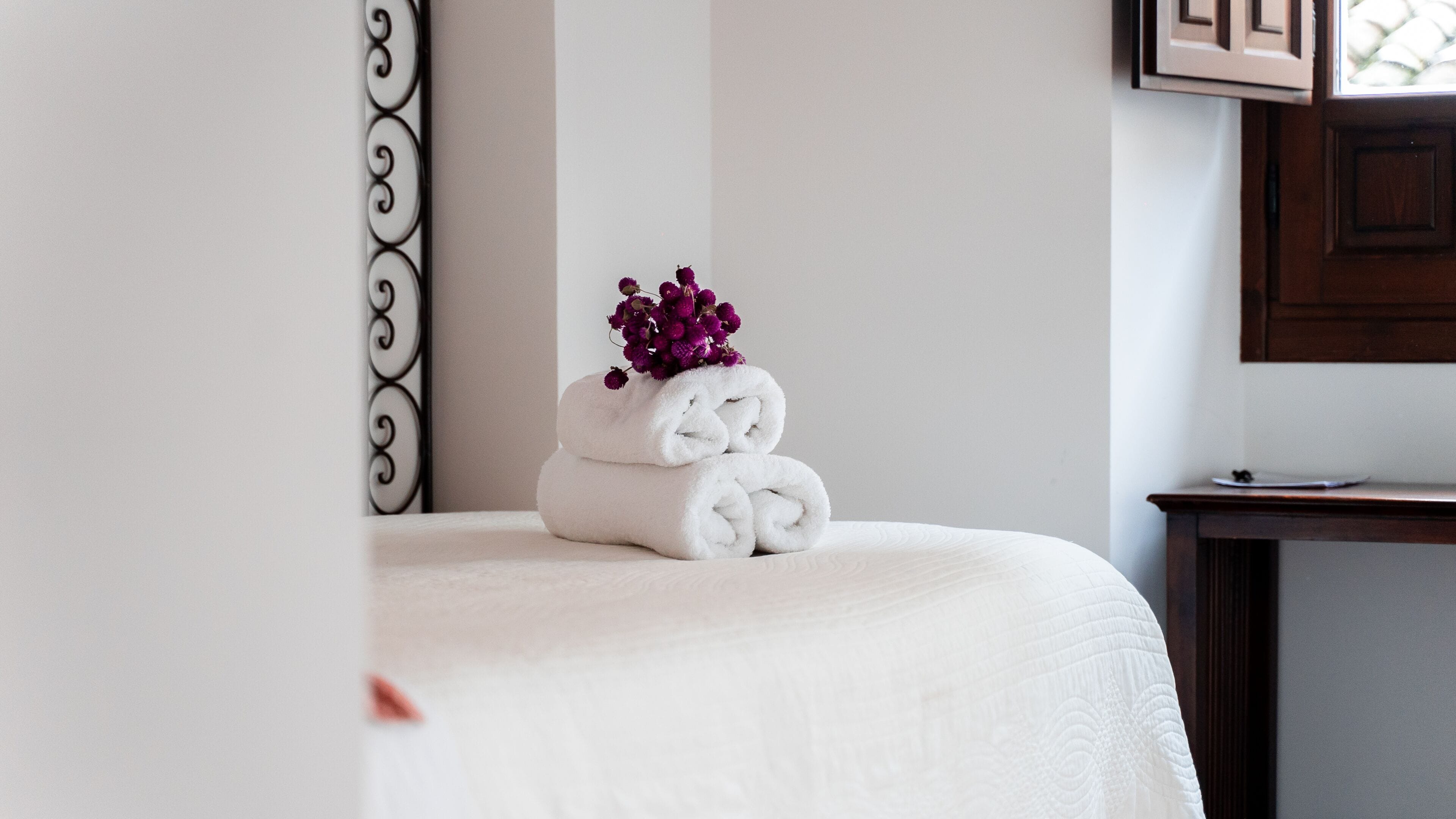 single room | down duvets, in-room safe, free wifi, bed sheets