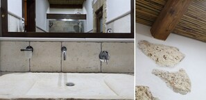 Deluxe Room, Terrace | Bathroom | Shower, free toiletries, hair dryer, bidet - Masseria L'Uliveto (Otranto)