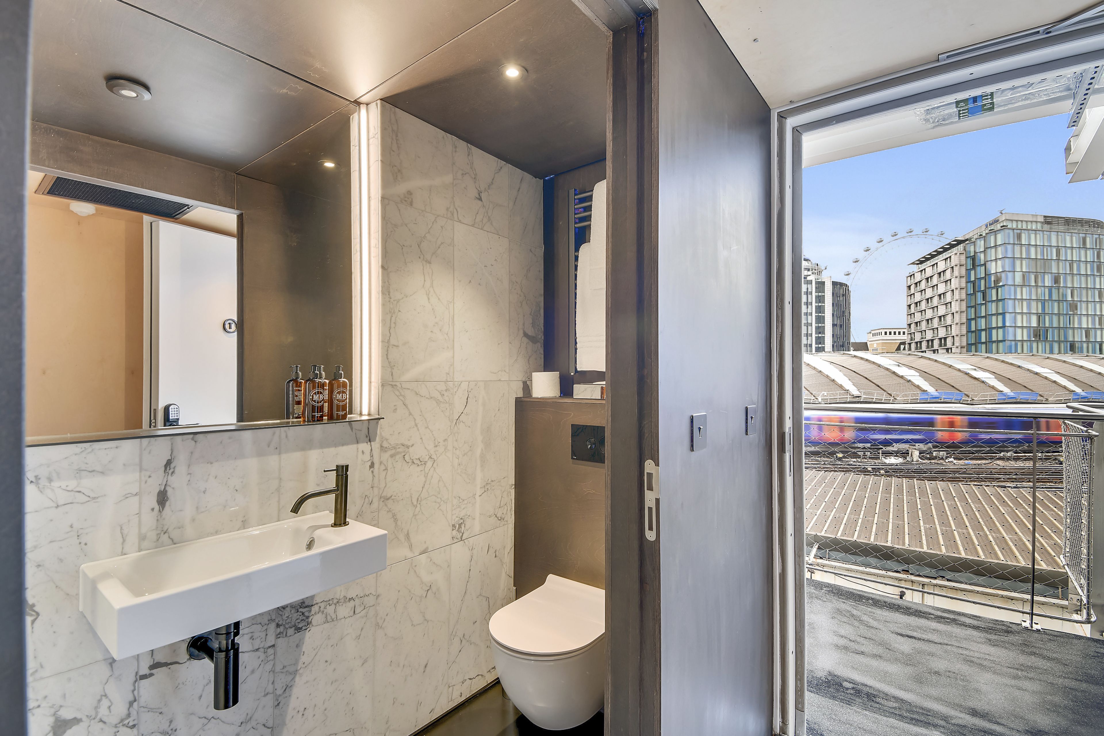 Foto - Stow Away Waterloo