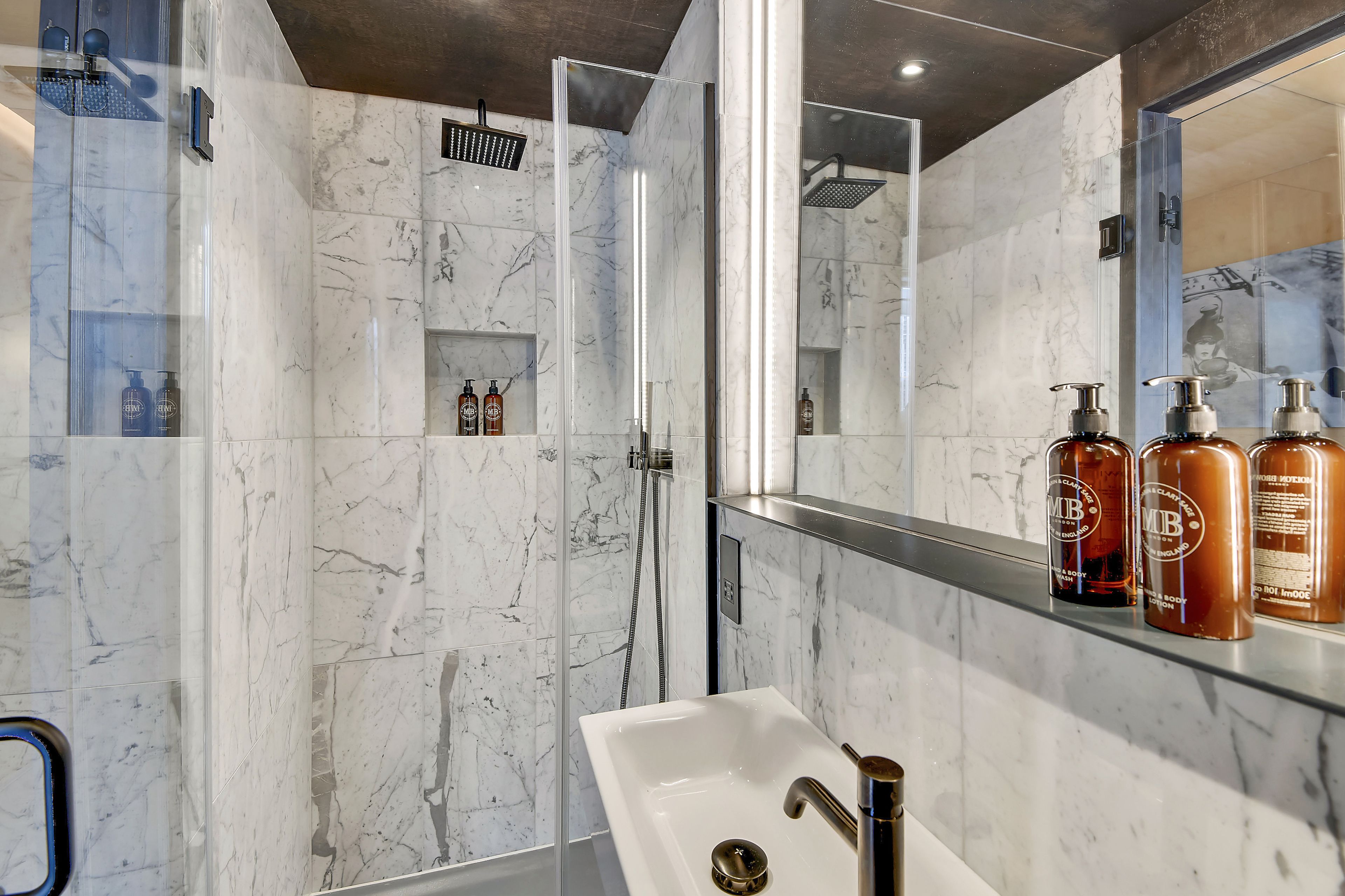 Foto - Stow Away Waterloo