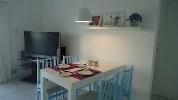 Departamento familiar, 1 habitación, balcón | Servicio a la habitación