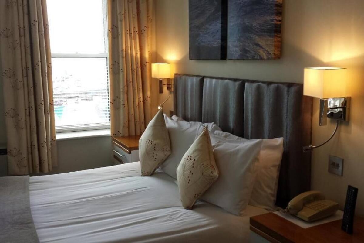 desk, iron/ironing board, free wifi, bed sheets