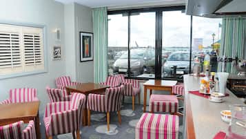 Bar (in der Unterkunft)