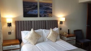 1 bedroom, desk, iron/ironing board, free WiFi - The Dolphin Hotel (St. Martin)