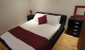 Iron/ironing board, free WiFi, bed sheets