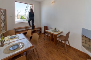 Frokost serveres, lokale retter