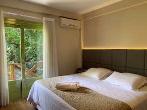 Deluxe Apartment, Lanai | Minibar, bed sheets - Villa Flor Ecoresort (Nova Petropolis)