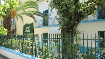 Mặt tiền nơi lưu trú