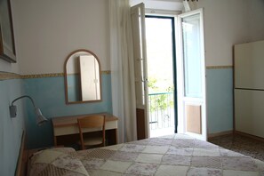 Triple Room | In-room safe, desk, free WiFi - Hotel Ornella (Camaiore)