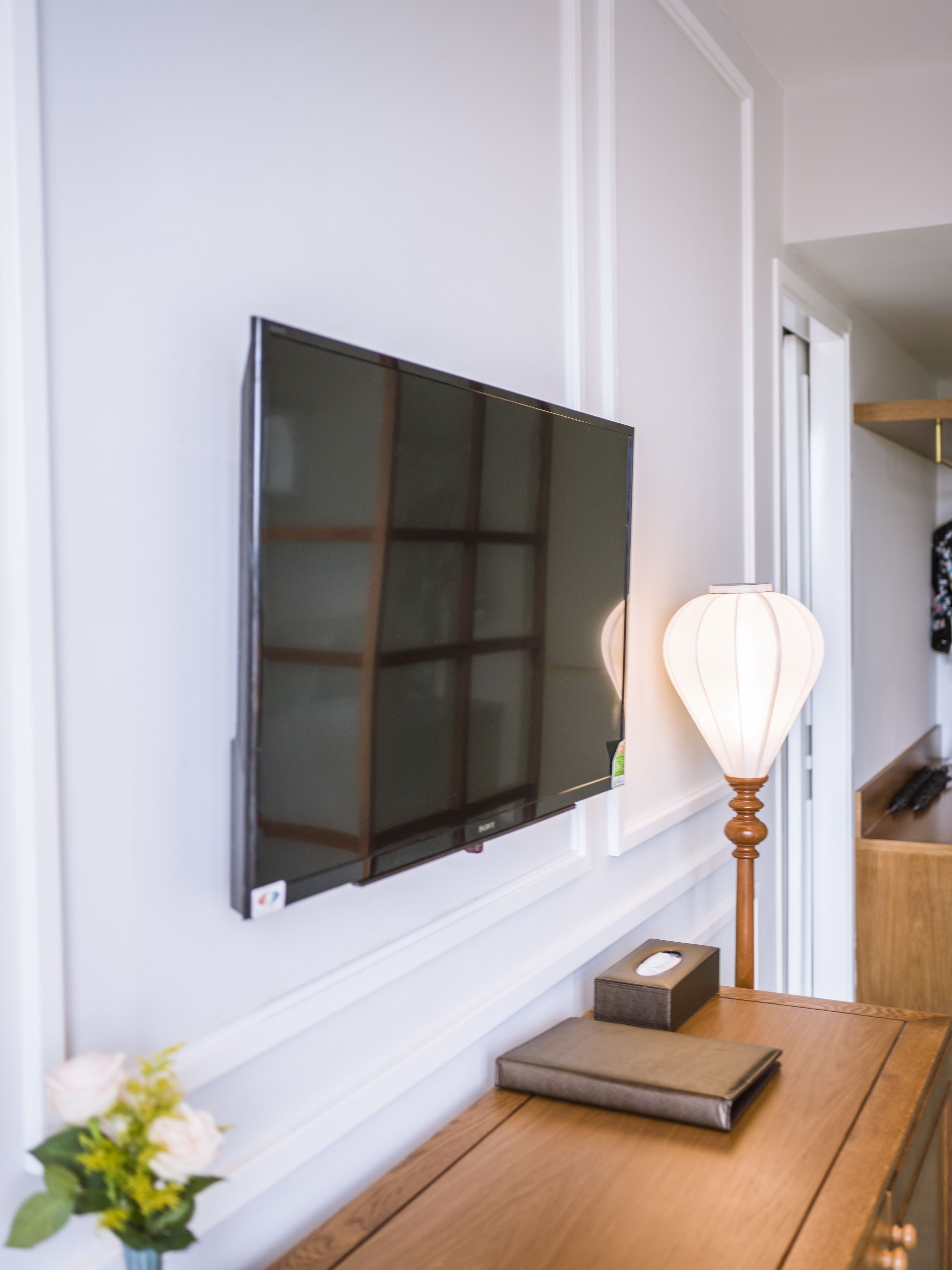 superior double or twin room, river view | in-room dining