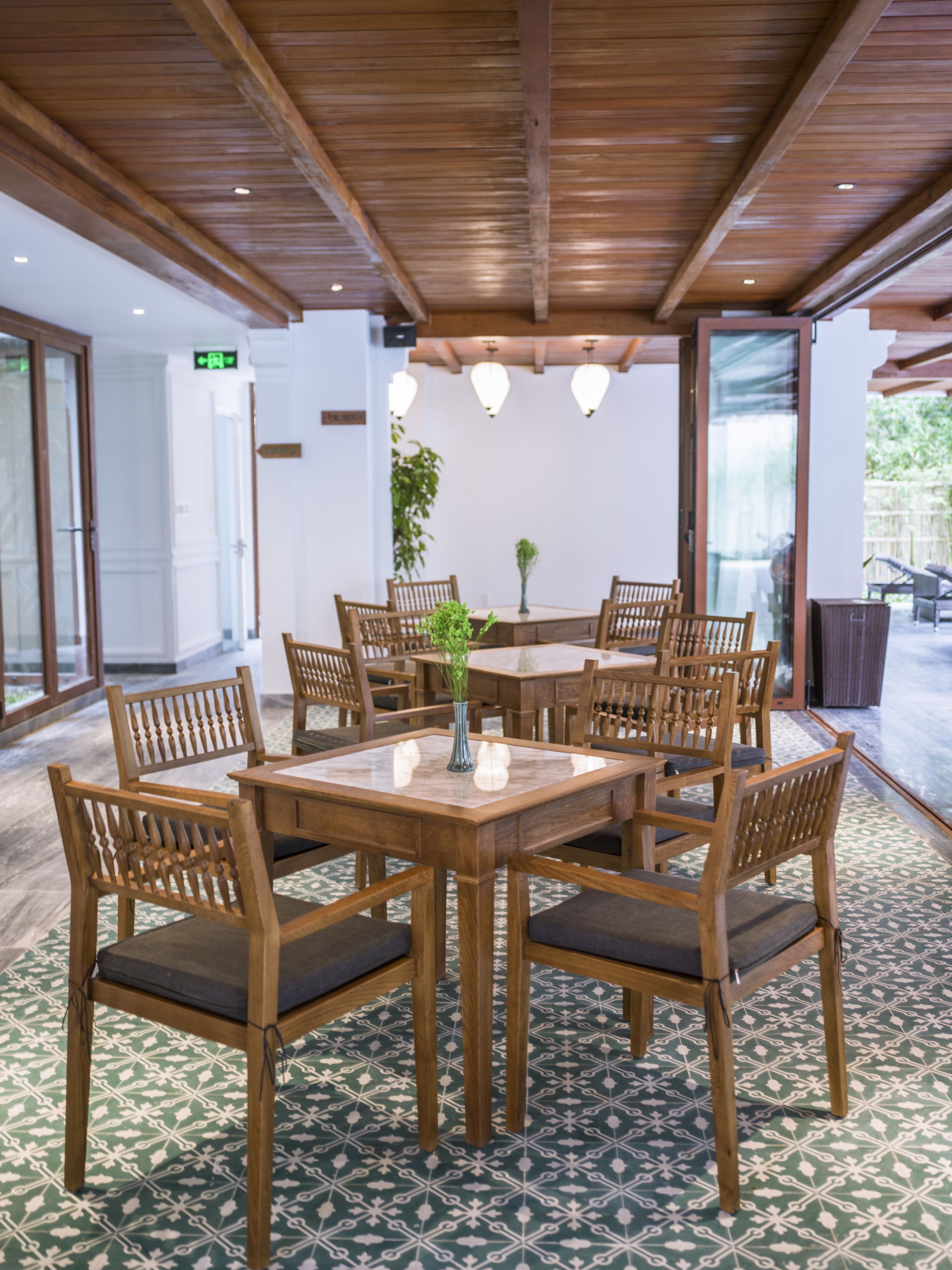 daily full breakfast (vnd 240000 per person)